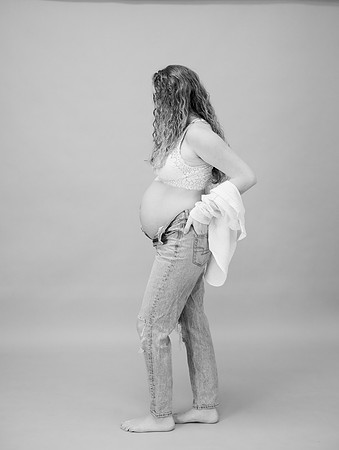 Black & White Baby Bump Photo Chesapeake Virginia